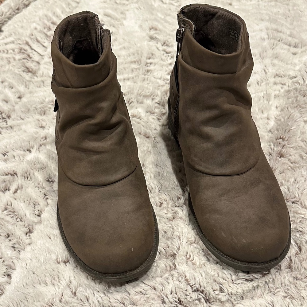 Earth Origins Brown Pam Ankle Boot size 8 - Picture 3 of 7